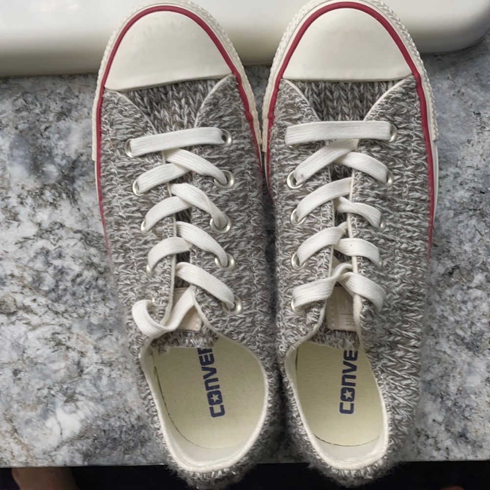 NWT Women’s Converse brand shoe! Knit style